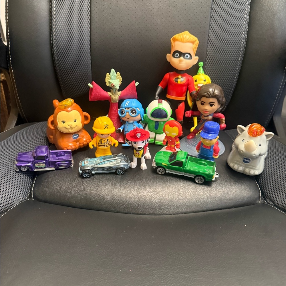 15 Piece Junk Drawer Clean Out.